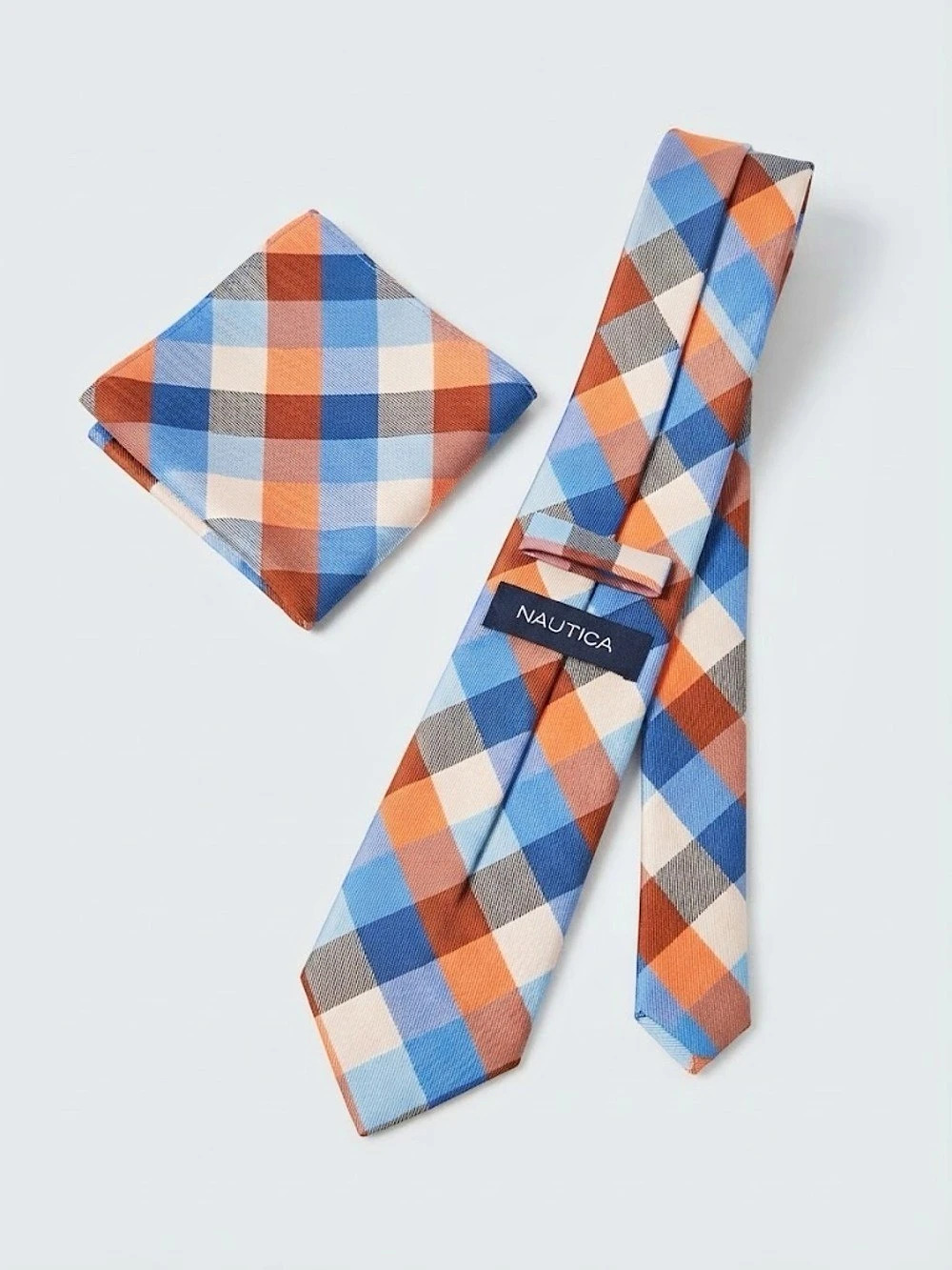 Nautica Plaid Tie & Pocket Square Matching Set